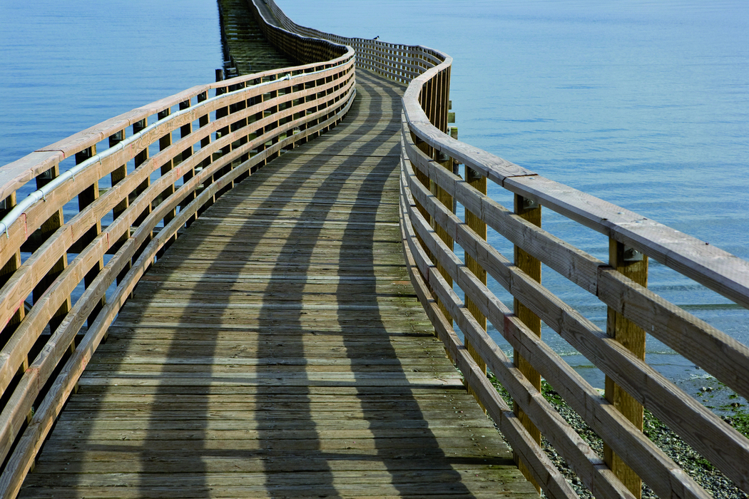 bruecke-ueber-wasser
